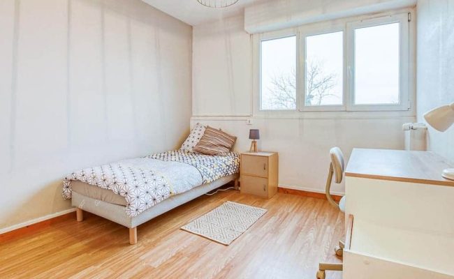 Chambre privée à louer pour séjour court à Evry, proche de Paris